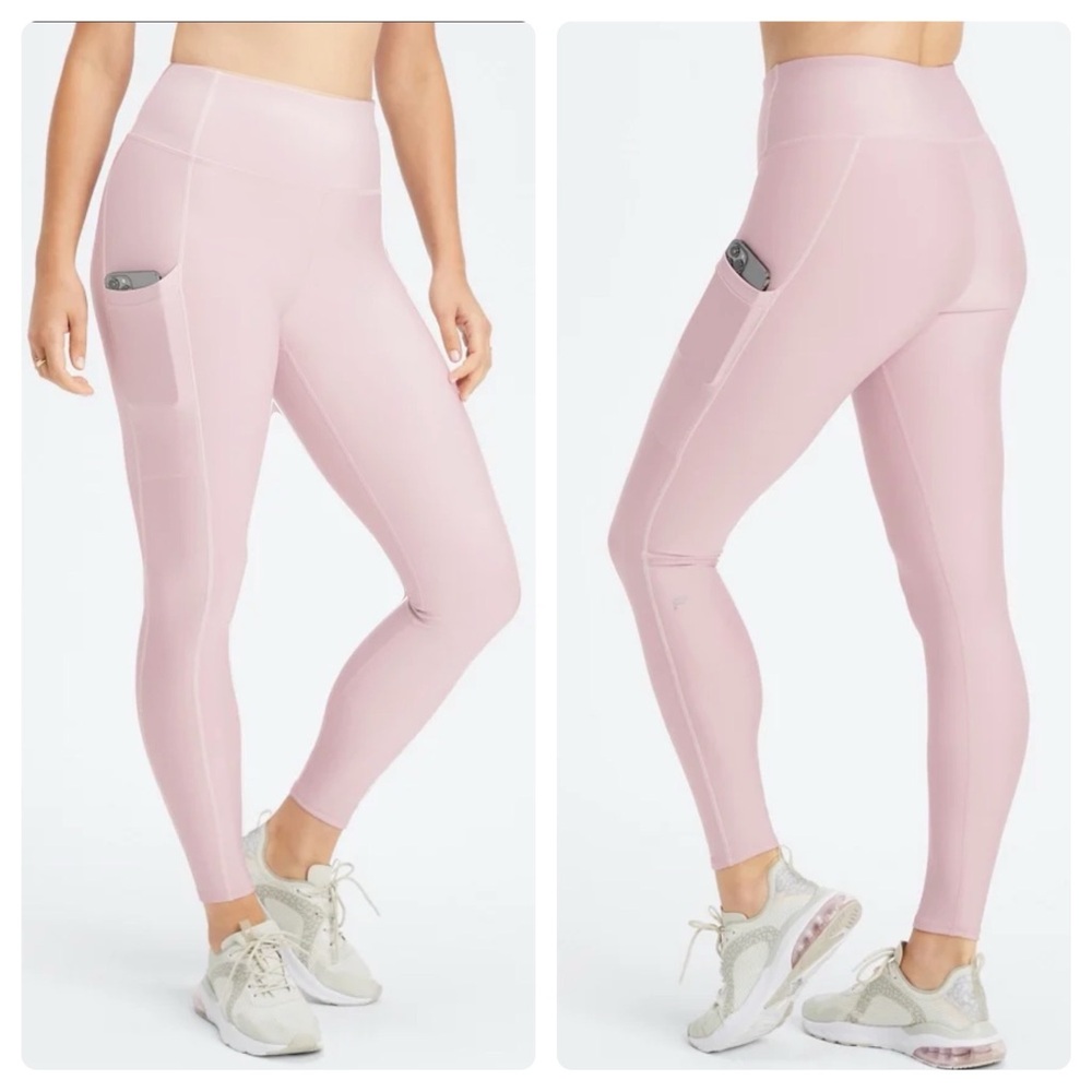 NEW Fabletics Cold Weather High-Waisted Pocket Legging Mauve / Egret Large Short